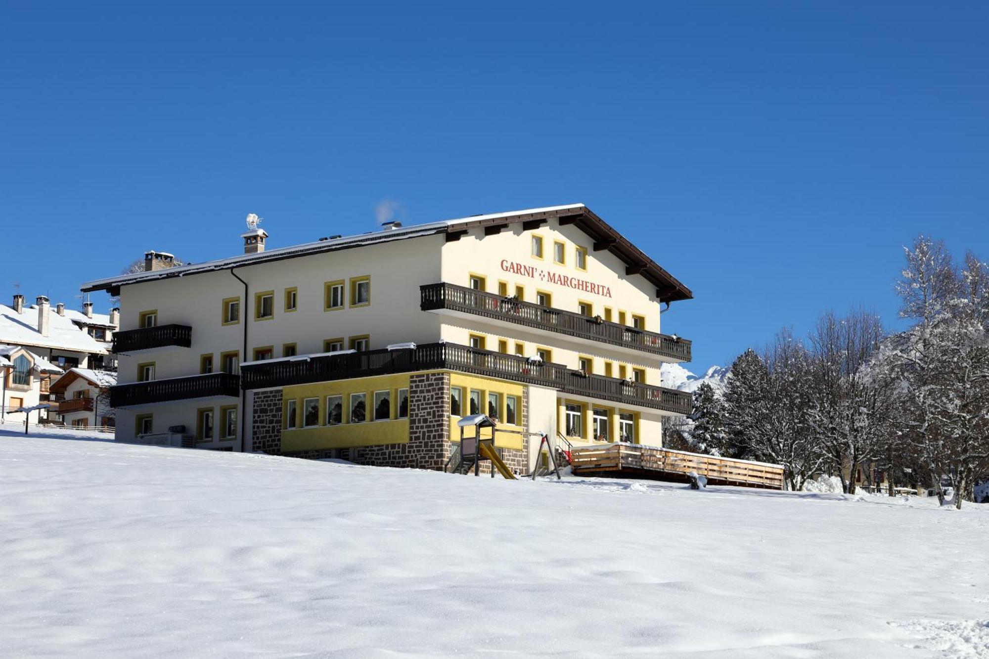 GARNI' Margherita Predazzo Esterno foto